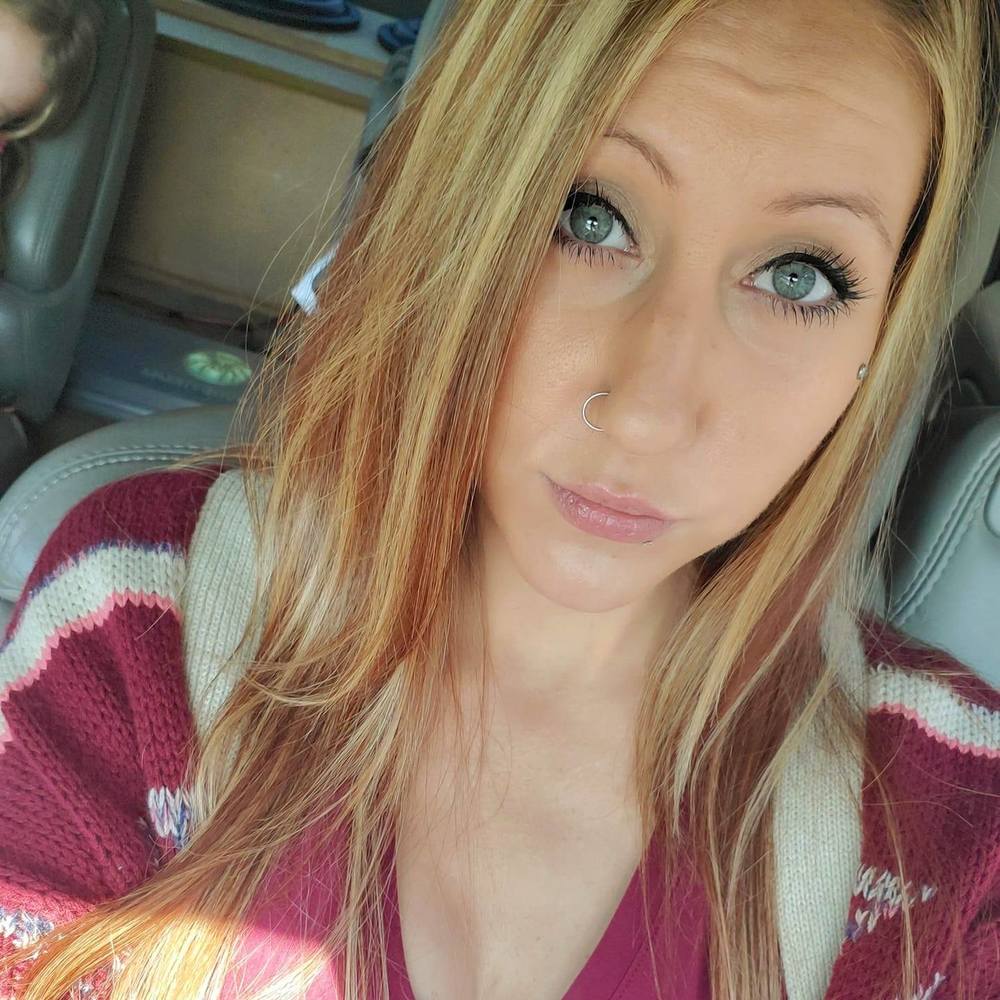 Meet your Posher, Cassandra